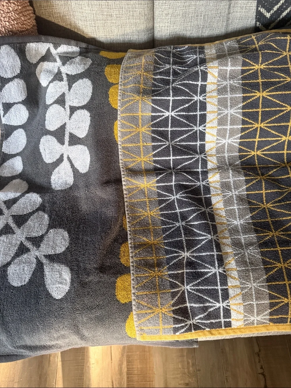 Room Essentials Mustard Yellow & Charcoal Leaf-Print Duvet Cover